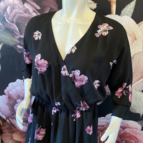 Floral Black & Purple Dynamite Dress - Picture 2 of 5